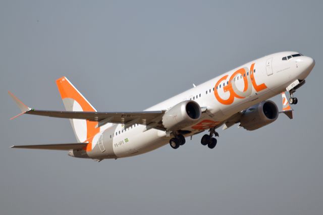 Boeing 737-700 (PS-GPO)