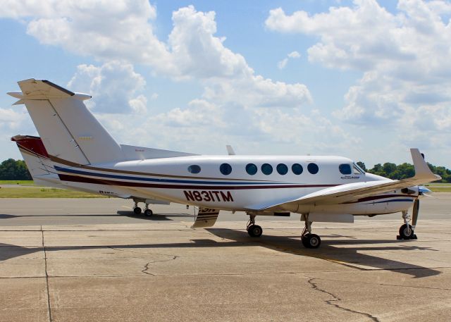 Beechcraft Super King Air 200 (N831TM) - At Downtown Shreveport.
