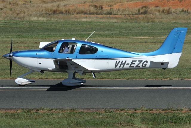 Cirrus SR-22 (VH-EZG)