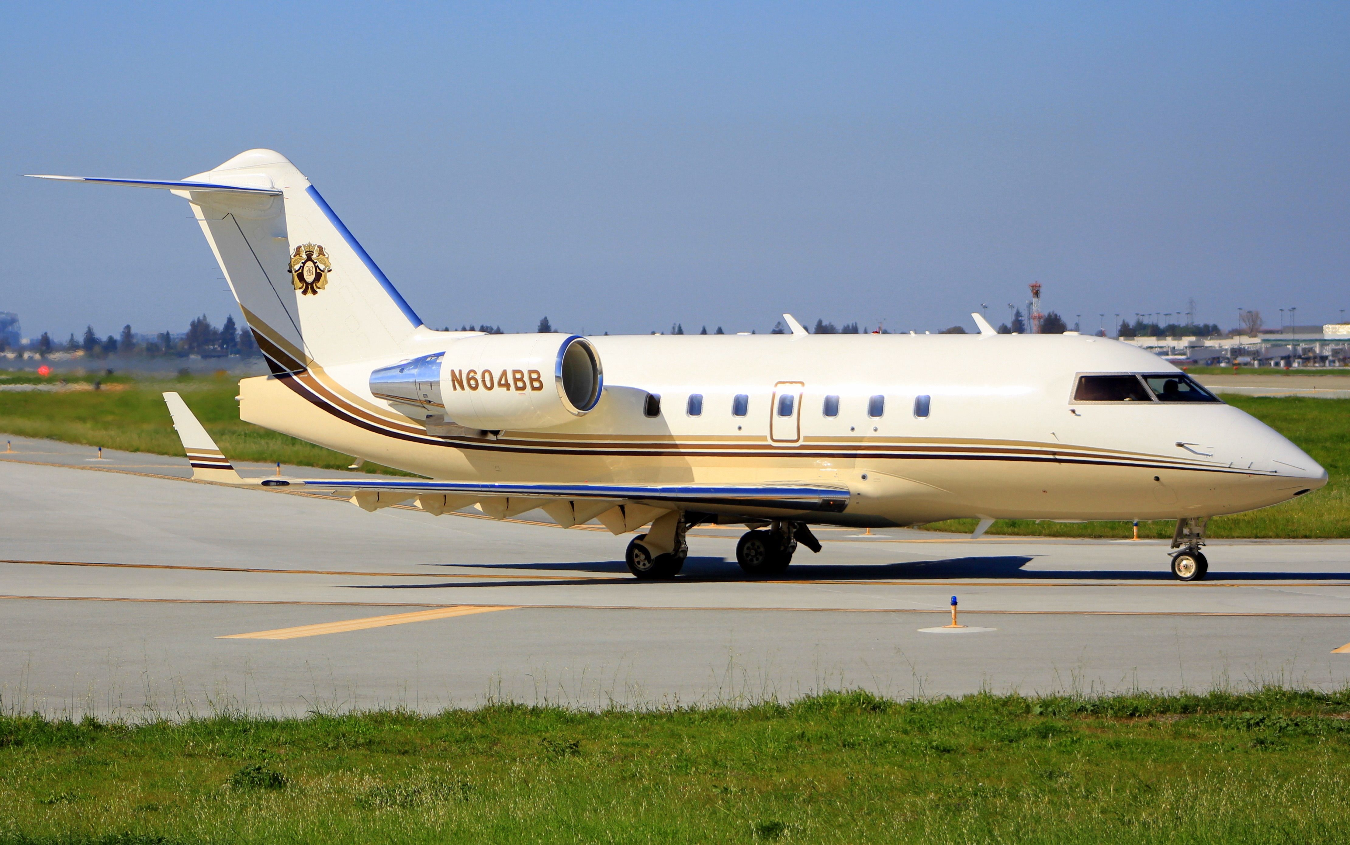 Canadair Challenger (N604BB)