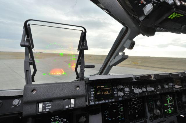 Boeing Globemaster III (17-7703) - View from the left seat on the RCAF CC-177 Globemaster III 177703