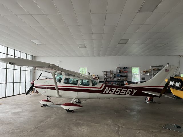 Cessna Skylane (N3556Y)