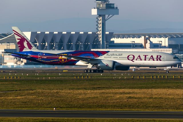 BOEING 777-300 (A7-BAE)