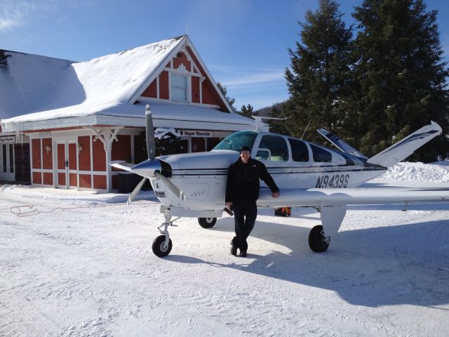 Beechcraft 35 Bonanza (N9439S)