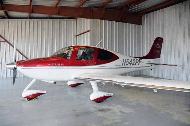 Cirrus SR-22 (N542PF)