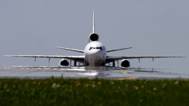 McDonnell Douglas DC-10 (C-GKFT)