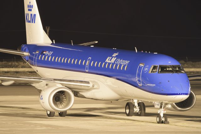 Embraer ERJ-190 (PH-EXF) - Delivery flight from KLM Cityhopper in technical scale in TFSbr /Tenerife Surbr /18/12/2015