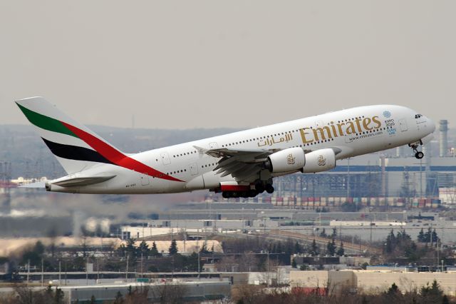 Airbus A380-800 (A6-EDZ)