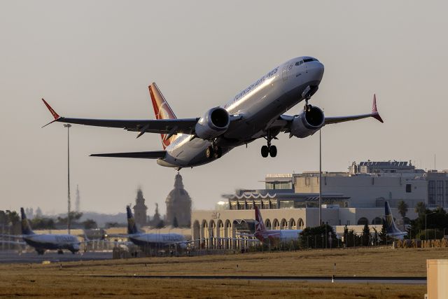 Boeing 737 MAX 8 (TC-LCE)