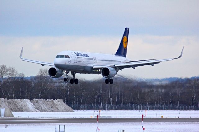 Airbus A320 (D-AIUY)