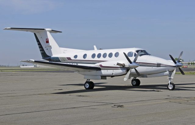 Beechcraft Super King Air 300 (N416AT)