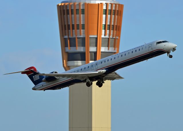 Canadair Regional Jet CRJ-900 (N249LR)