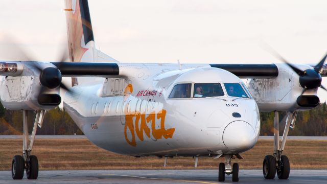 de Havilland Dash 8-100 (C-GJSX)