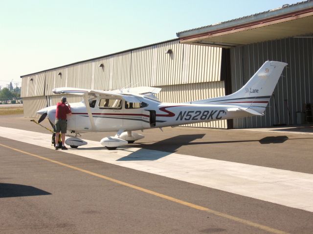 Cessna Skylane (N528KC) - PRE-FLIGHT CHECK