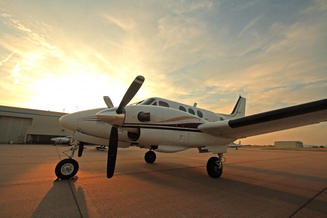 Beechcraft King Air 90 (N959MC)