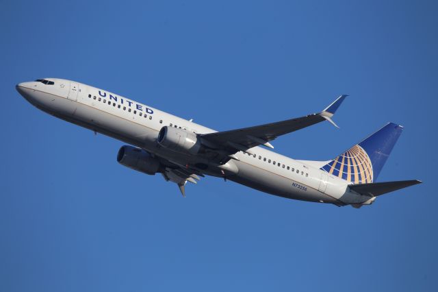 Boeing 737-800 (N73256)
