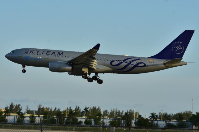 Airbus A330-200 (EC-LQP)