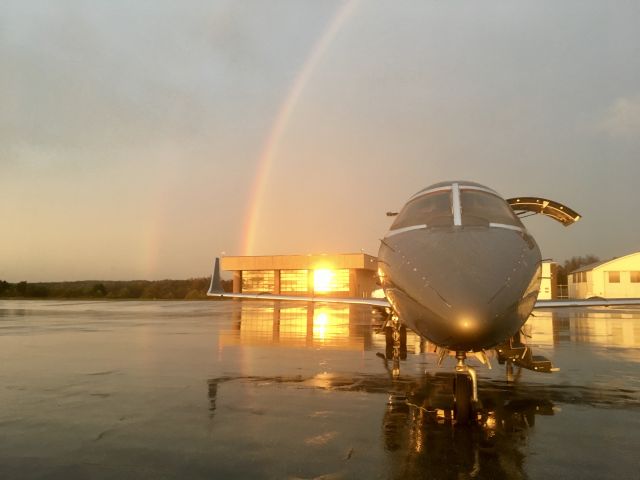 Learjet 60 (N323RR)