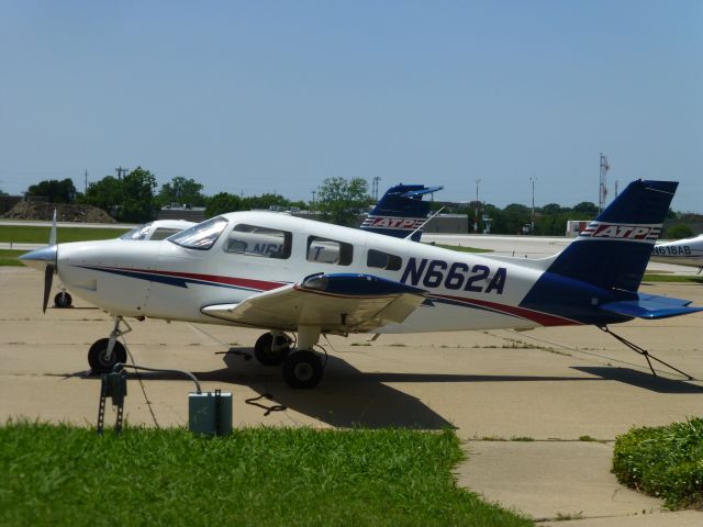 Piper Cherokee (N662A)