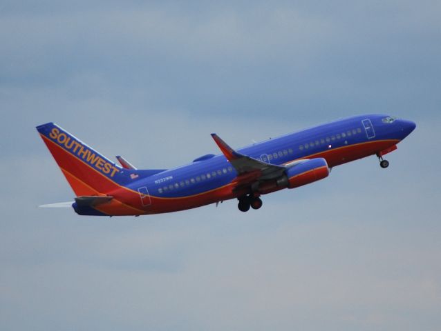 Boeing 737-700 (N222WN) - Departing runway 26L - 4/5/13