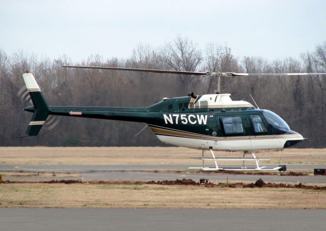 Bell JetRanger (N75CW) - Departing Downtown Shreveport.