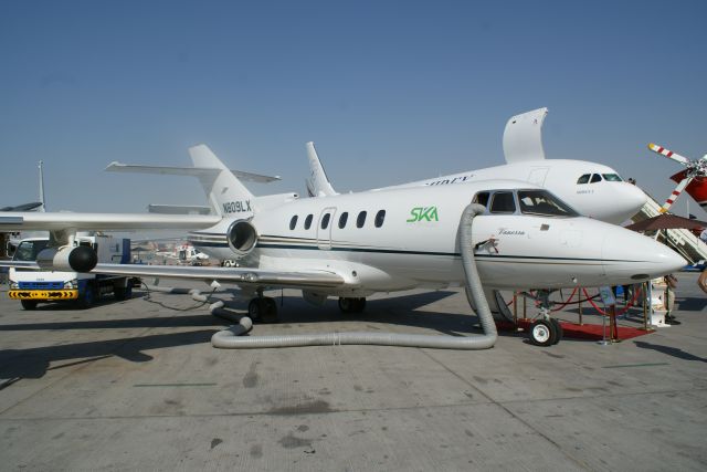 Hawker 800 (N809LX) - Hawker