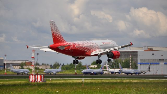 Airbus A319 (EI-EYW)