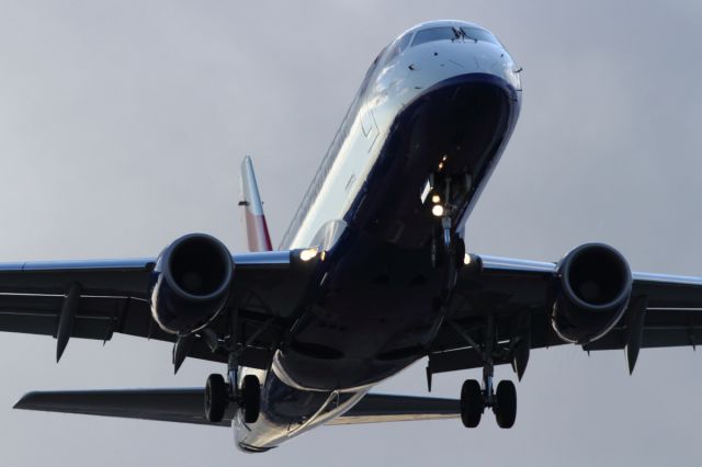 Embraer 170/175 (G-LCYF) - BAW, Embraer E-170, approaches EGLC.