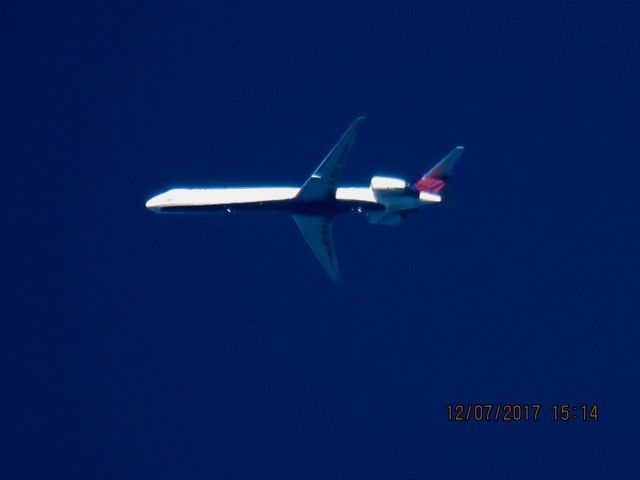 McDonnell Douglas MD-88 (N928DL)