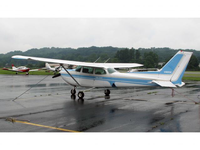 Cessna Skyhawk (N9893B)