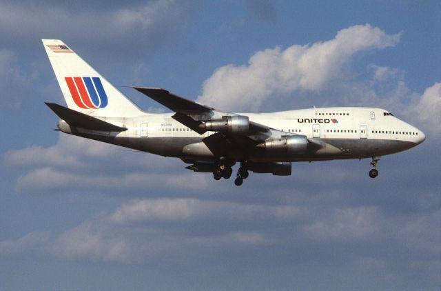 BOEING 747SP (N531PA) - Final Approach to Narita Intl Airport Rwy16 on 1986/04/12