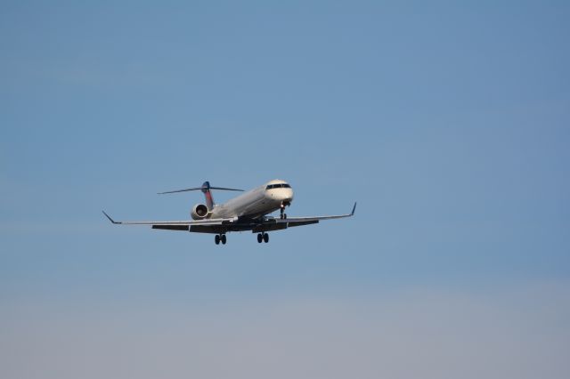 Canadair Regional Jet CRJ-900 (N297PQ)