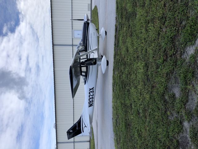 Cessna Skylane (N9323X)