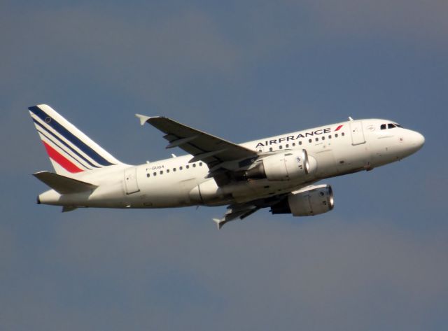 Airbus A318 (F-GUGA)