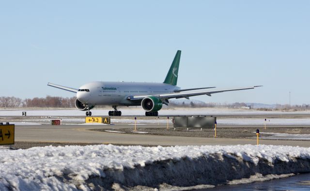 Boeing 777-200 (EZ-A780)