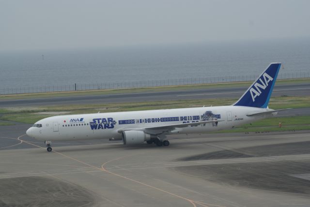 BOEING 767-300 (JA604A) - All Nippon Airways B767-381ER cn32973