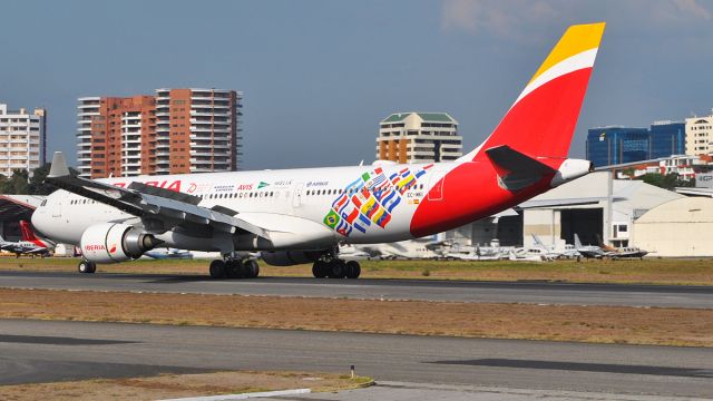Airbus A330-300 (EC-MKI) - 15-04-2017