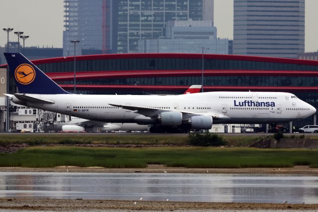 BOEING 747-8 (D-ABYM)