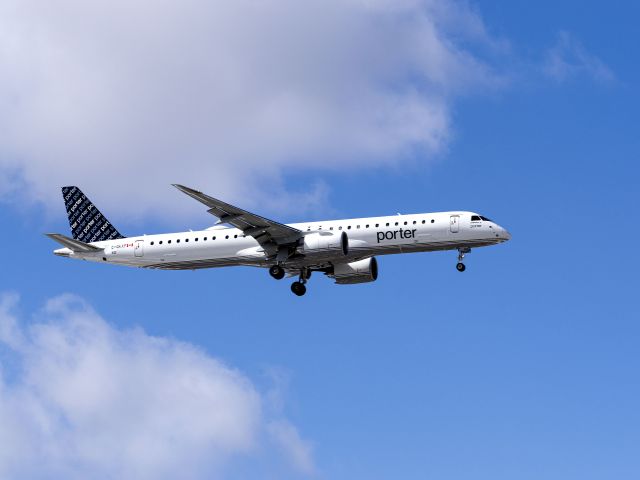 EMBRAER 195 (GKXF) - Approach on 35R, CYYC