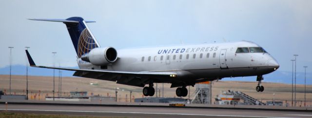 Canadair Regional Jet CRJ-200 (N937SW) - Landing on 35L.