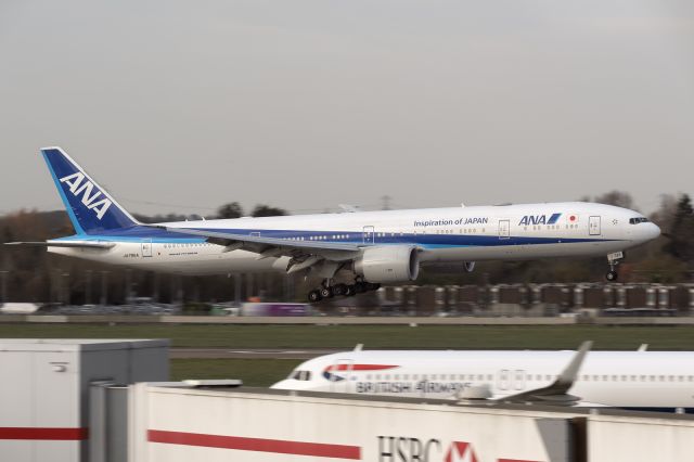 BOEING 777-300ER (JA795A) - 7th March, 2025: Flight NH 211 from Tokyo Haneda is about to touch down on runway 09L at Heathrow. 