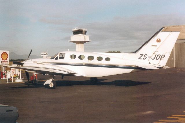 Cessna 421 (ZS-JOP) - Seen here on 11-Apr-92.