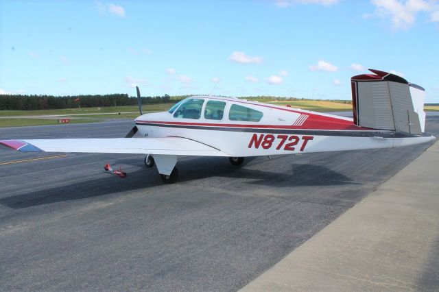 Beechcraft 35 Bonanza (N872T)