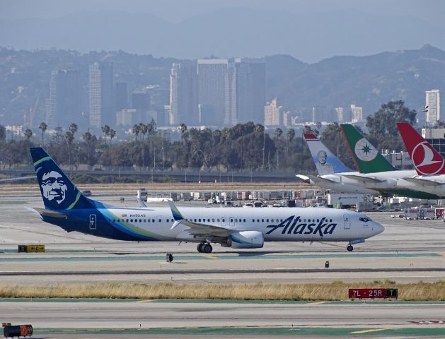 Boeing 737-900 (N495AS) - a rel=nofollow href=http://flightaware.com/live/flight/N495AS/history/20160426/2145Z/KSEA/KLAXhttps://flightaware.com/live/flight/N495AS/history/20160426/2145Z/KSEA/KLAX/a