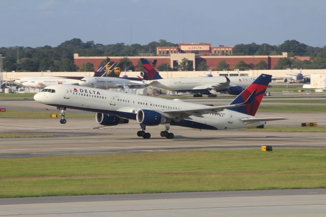 Boeing 757-200 (N535US)