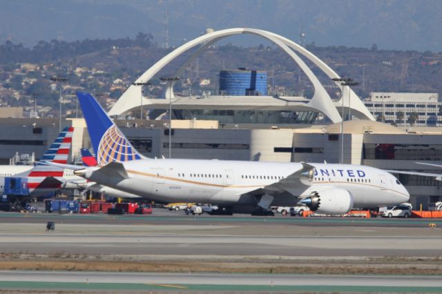 Boeing 787-8 (N26906)