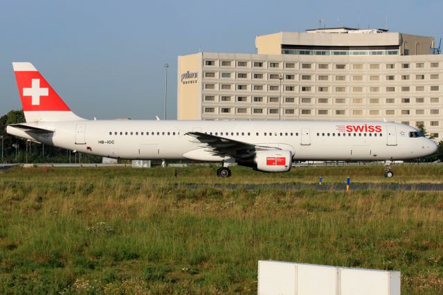 Airbus A321 (HB-IOC)