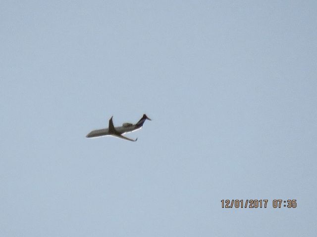 Canadair Regional Jet CRJ-200 (N907EV)