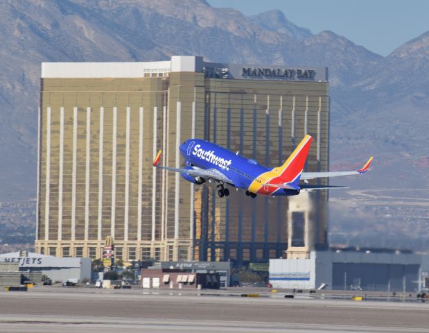 Boeing 737-700 (N936WN)