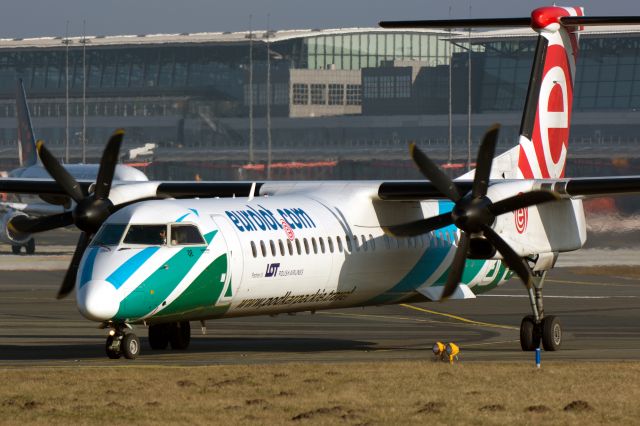 de Havilland Dash 8-400 (SP-EQE)